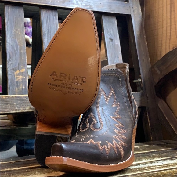 Ariat Dixon NEW WITH TAGS - Picture 2 of 2